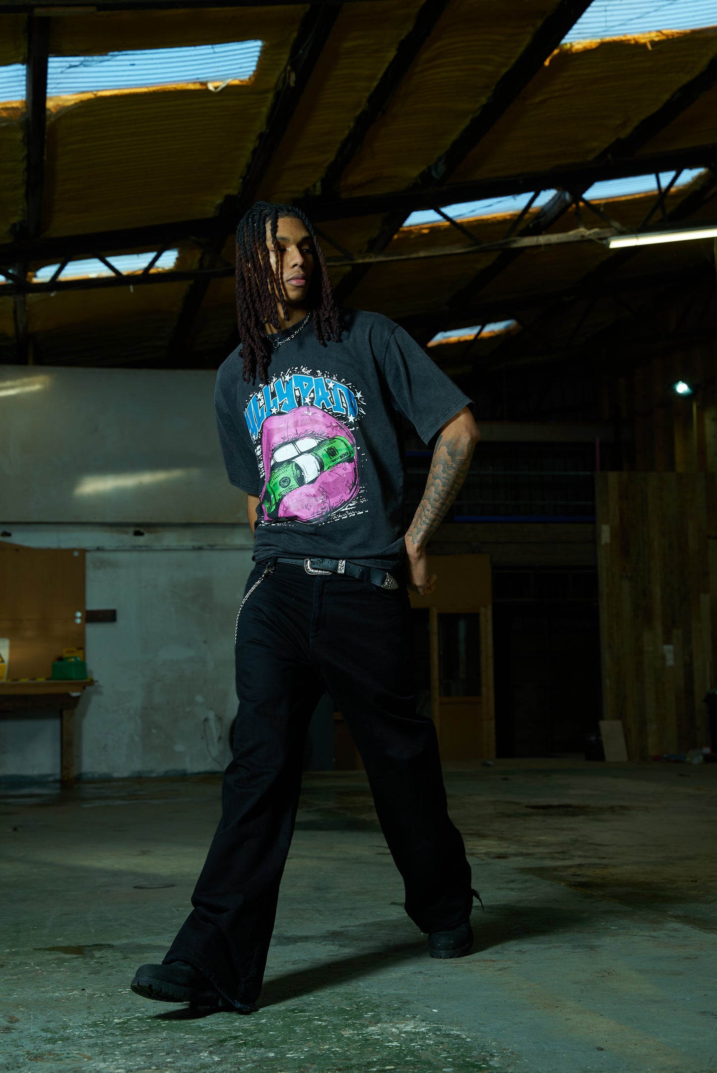 FULLYPAID BLACK ACID WASH MOUTH GRAPHIC T SHIRT